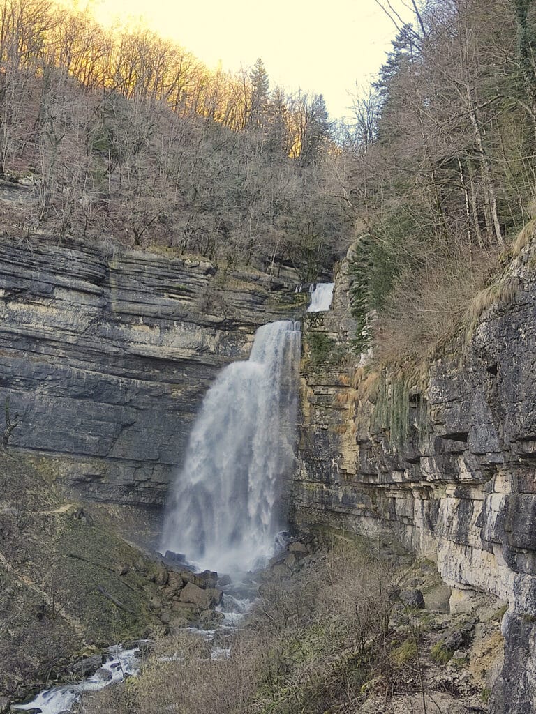 cascades du hérisson jura hiver