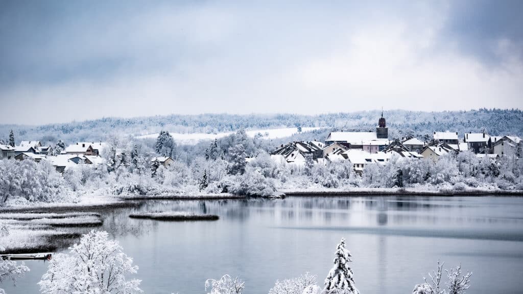 Clairvaux les Lacs en hiver