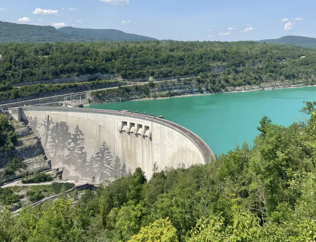 barrage de Vouglans et fresque Kärcher barrage de Vouglans et fresque Kärcher